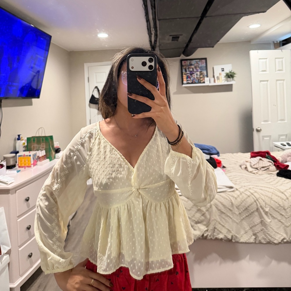 AE Three-Quarter Sleeve Lace Blouse